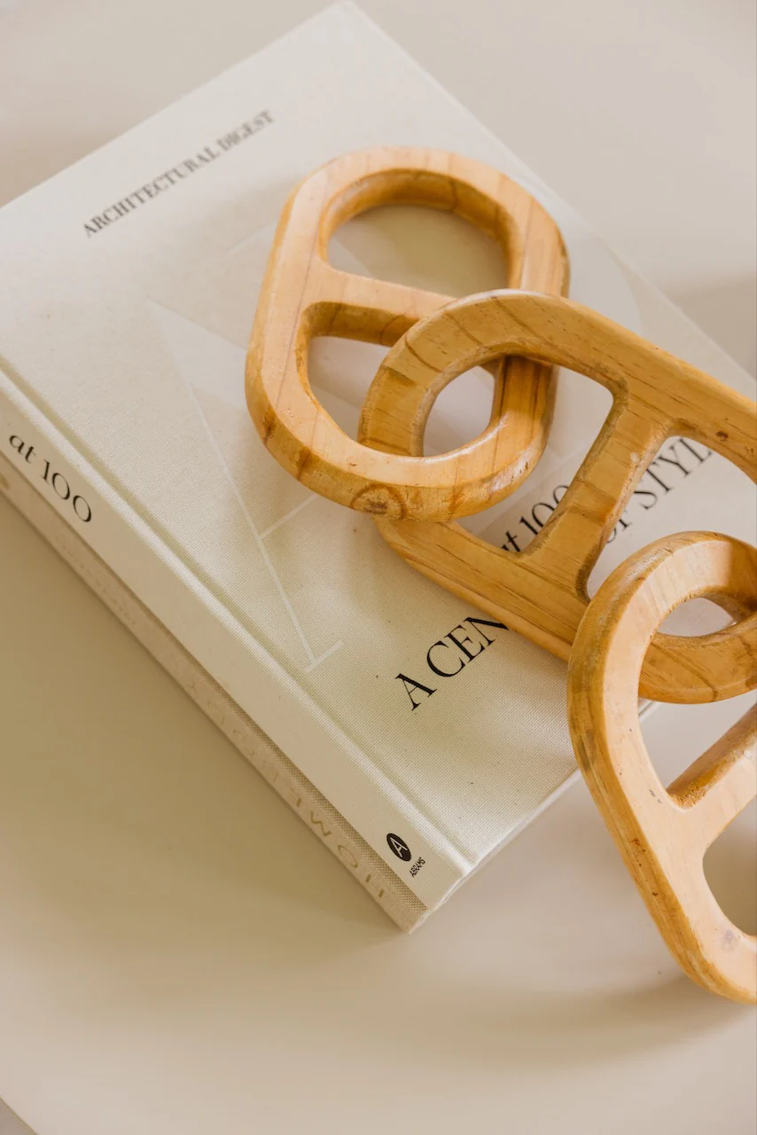 Ezra Wood Chain Decor - Image 6