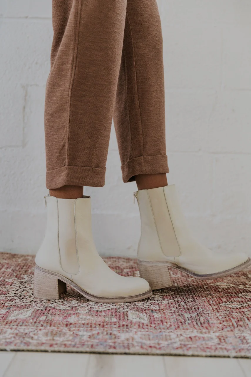 Free People Essential Chelsea Boots - Image 17