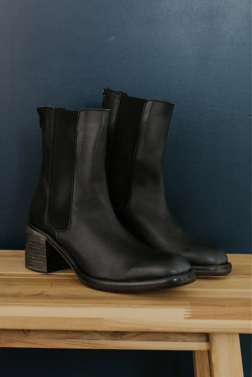 Free People Essential Chelsea Boots - Image 38