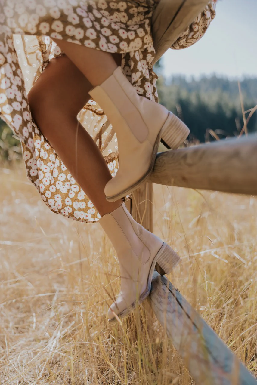 Free People Essential Chelsea Boots - Image 4