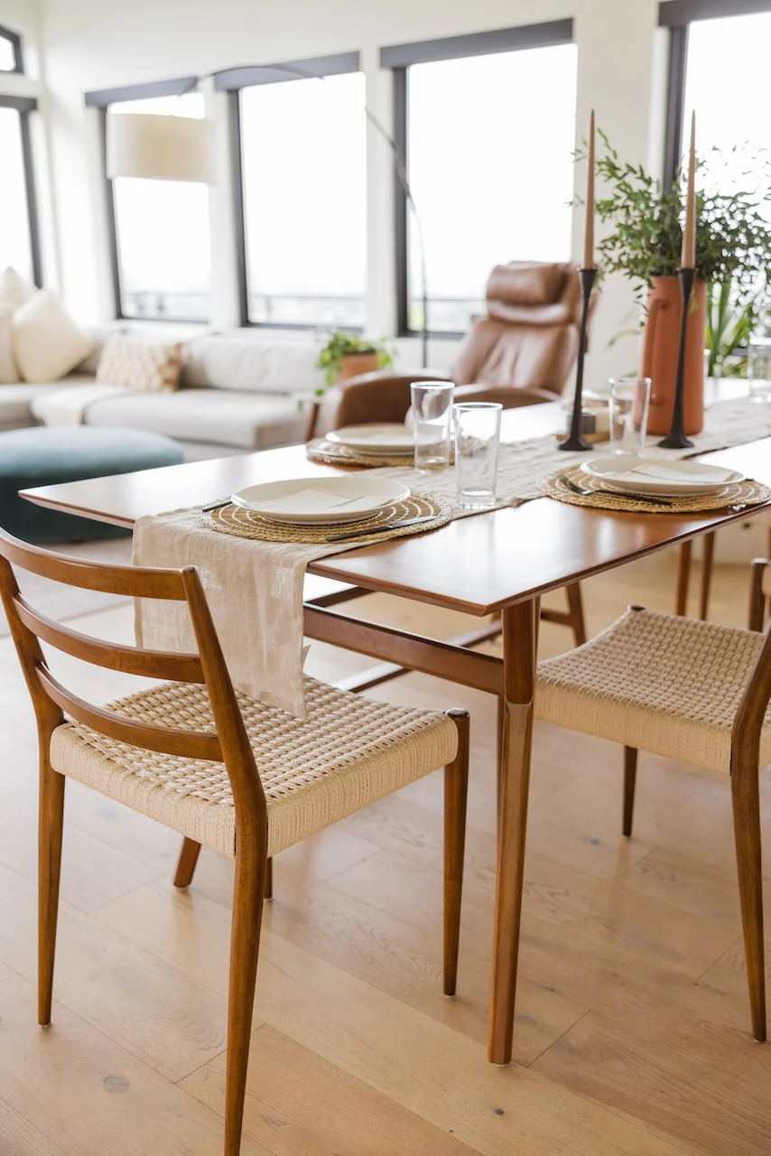 Manon Linen Table Runner - Image 4