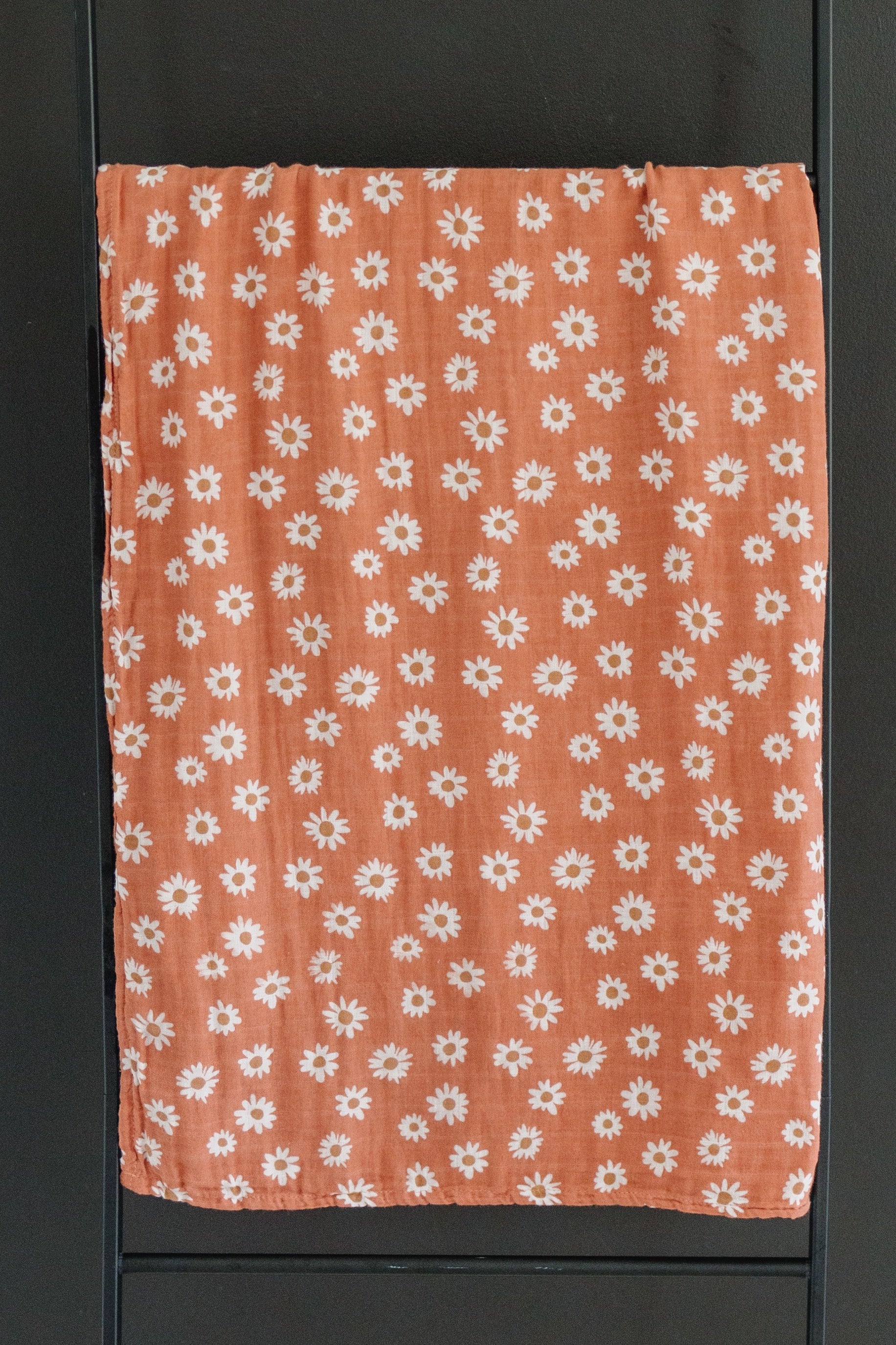 Mebie Baby Arizona Daisy Crib Sheet - Image 3